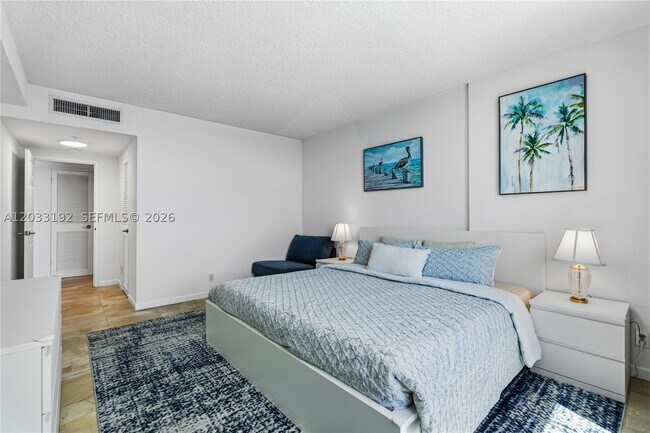Building Photo - 2501 S Ocean Dr