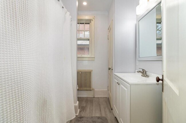 Building Photo - 142 Riddle Rd