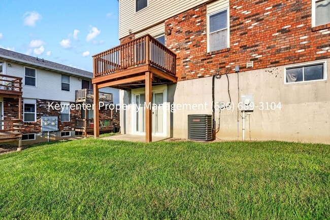 Building Photo - Charming 2-Bedroom Condo Available for Rent in Saint Peters!