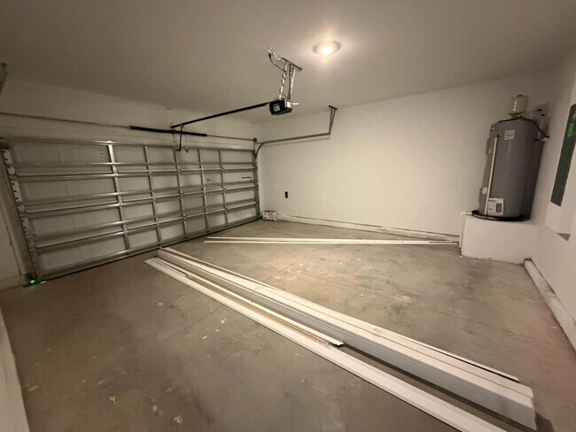 Building Photo - 4371 Vibernum Ave