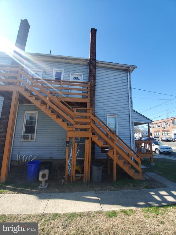 Building Photo - 41 Carpenter St