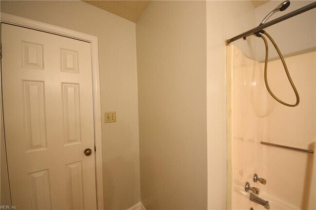 Building Photo - 313 Gaylor Ln