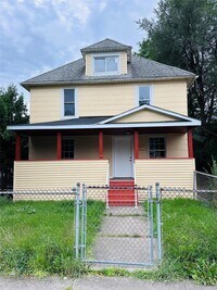 Building Photo - 220 Robinson St