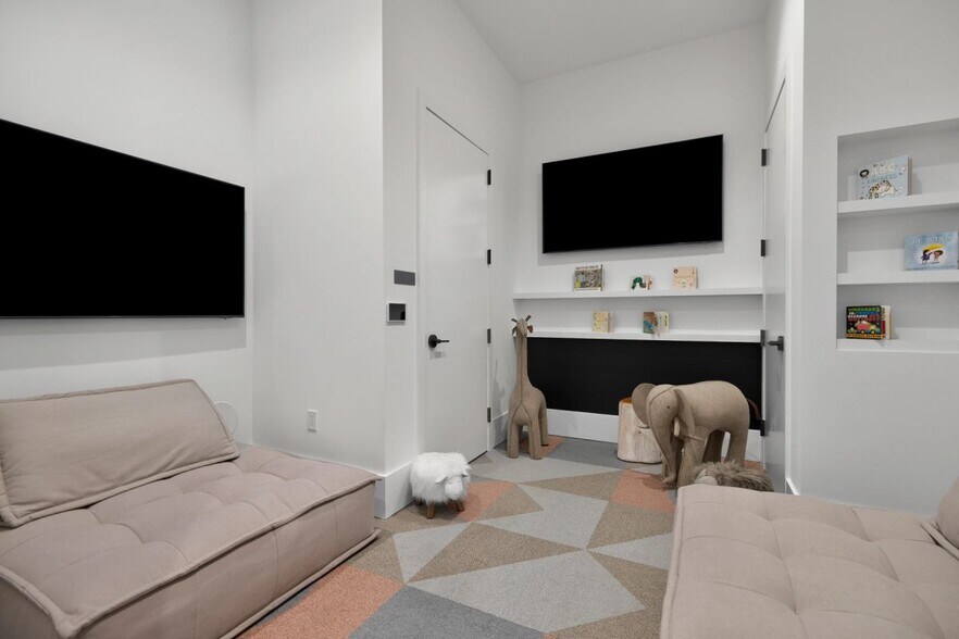 Building Photo - 251 NE 20th St