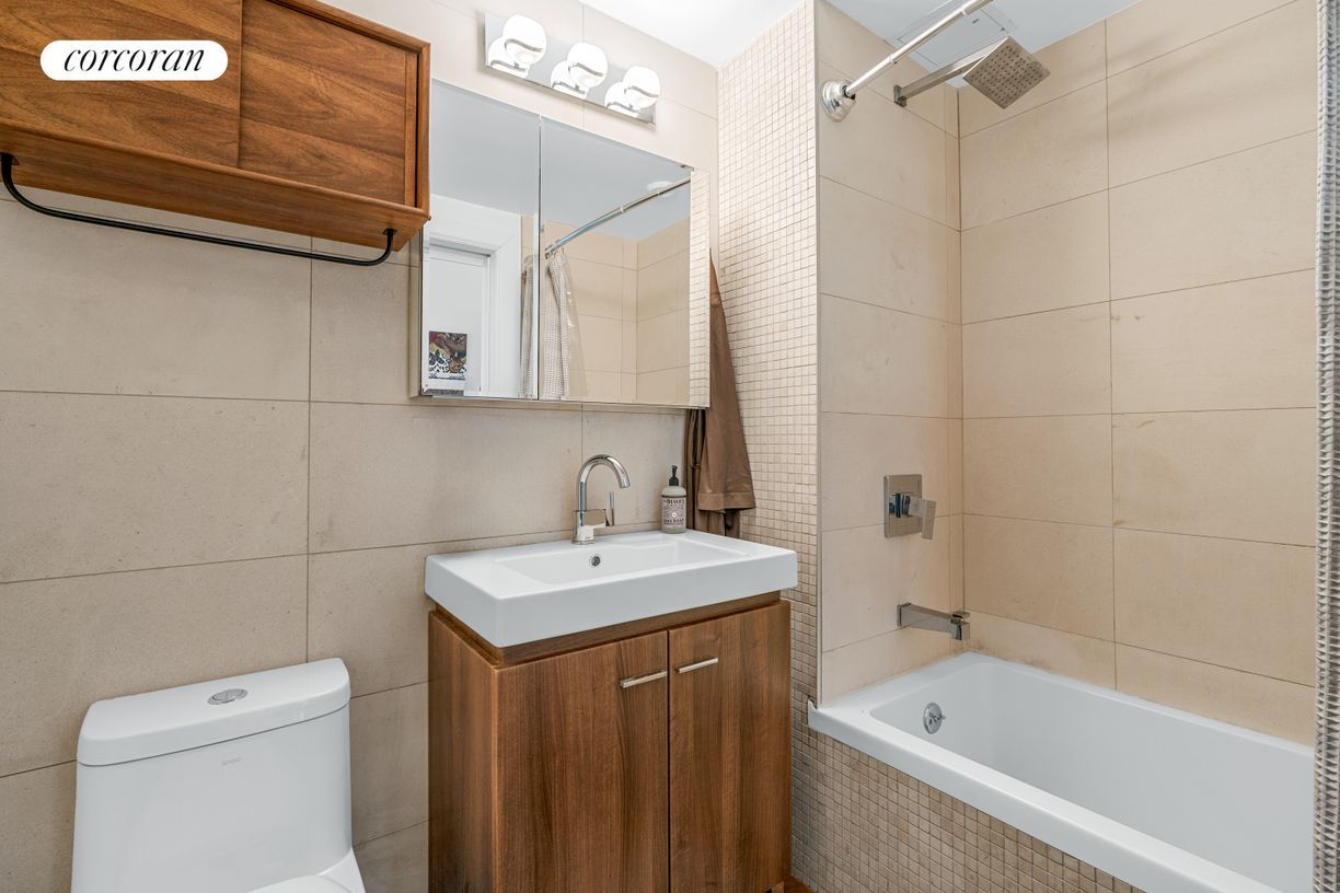 Building Photo - 737 Bergen St