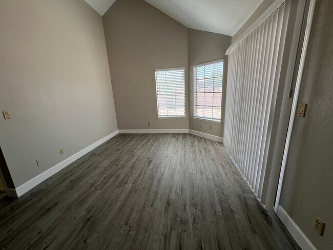 Building Photo - Beautifully Renovated 3-bedroom Home for Rent