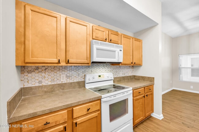 Building Photo - 7920 Merrill Rd