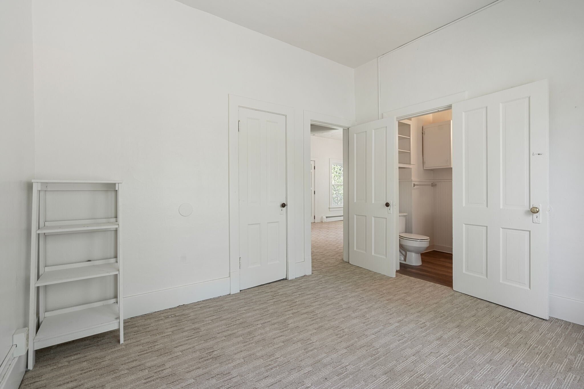 Building Photo - 412 Peterson St