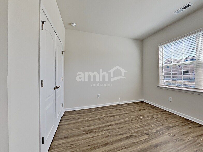 Building Photo - 14302 Hugh Dixon Way