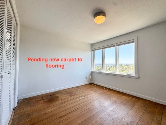 Building Photo - Hawthorne Hills Home