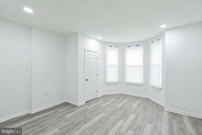 Building Photo - 5540 Harmer St