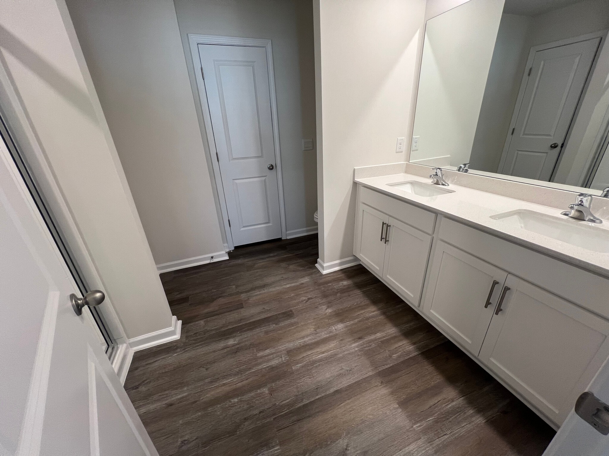 Building Photo - Room in Townhome on Starlight St