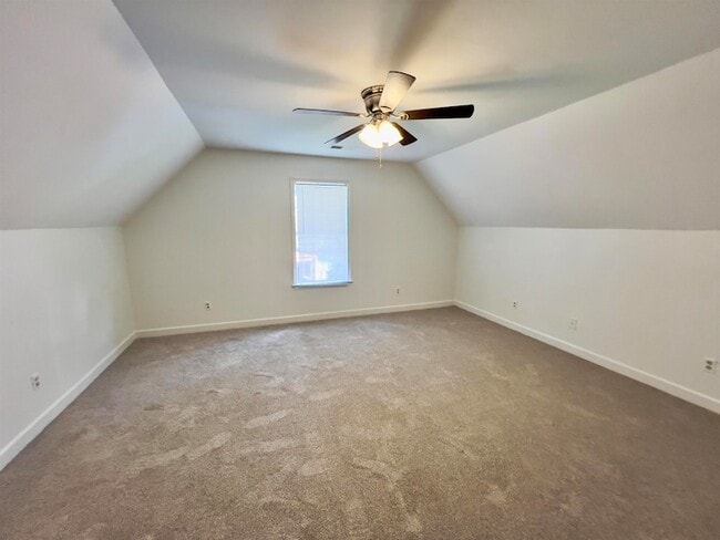 Building Photo - 251 Cross Point Cove