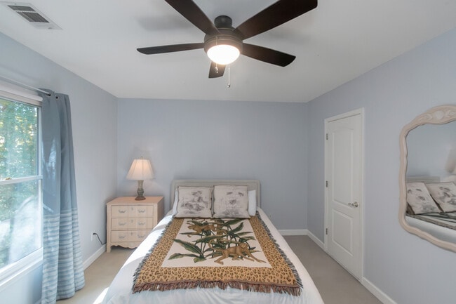 Building Photo - 3410 Kates Way