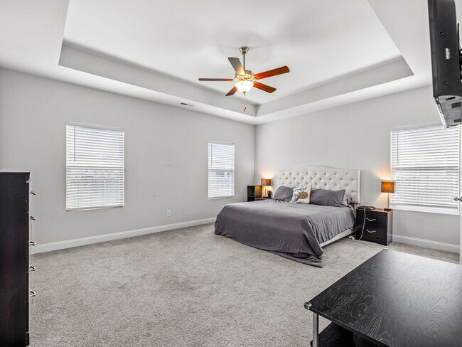 Building Photo - Towne Pointe Community