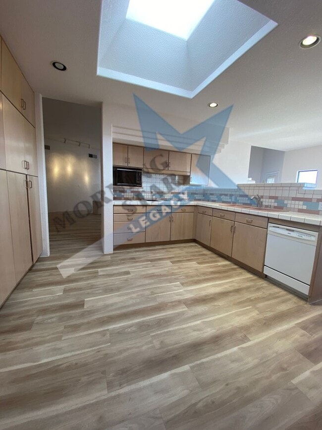 Building Photo - VIEWS!!  Spacious home in Picacho Hills!