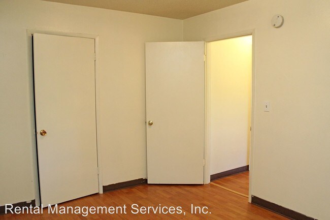 Building Photo - 12021 SE Foster Rd