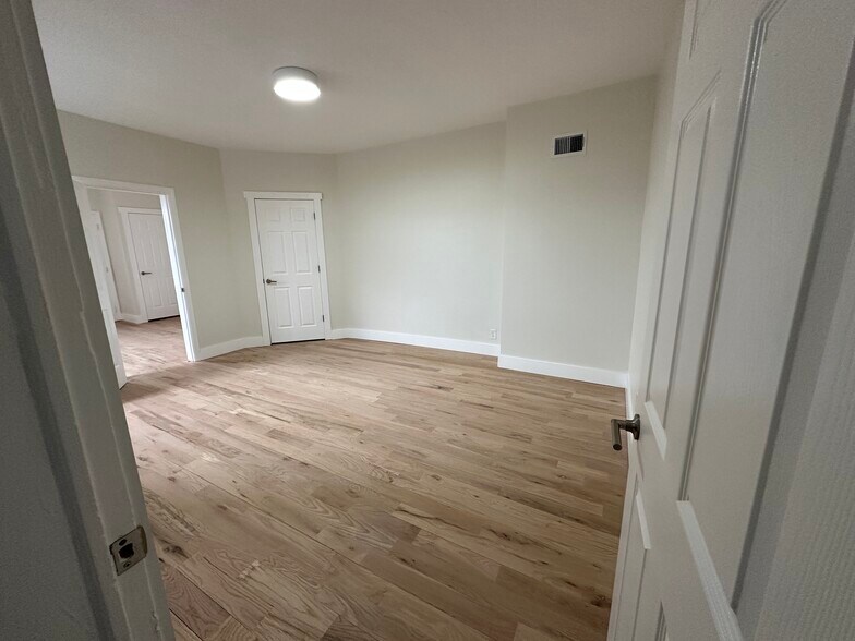 Building Photo - 59 Arnold Ter