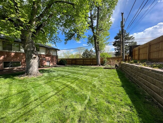 Building Photo - Spacious 3 BD/ 2 BA Home in Arvada, CO- Av...