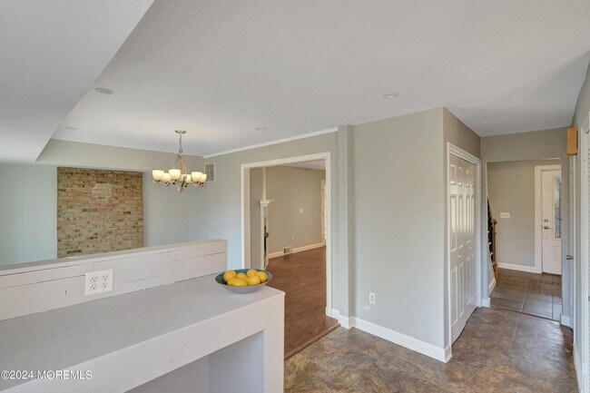 Building Photo - 22 Brookside Ct