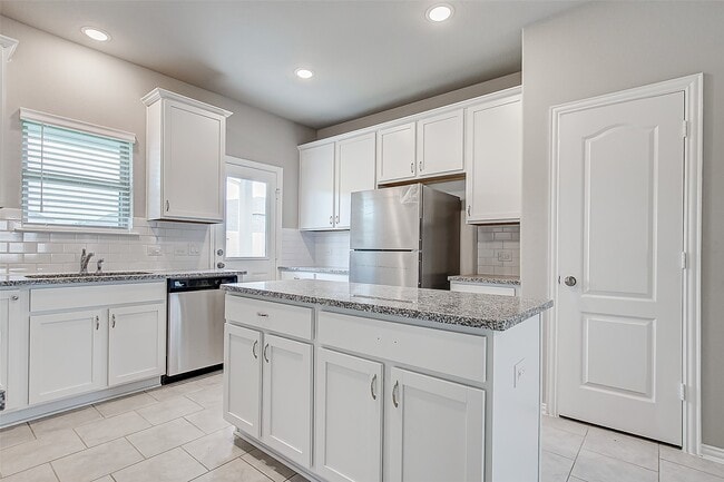 Building Photo - 31322 Spotted Saddle Hollow