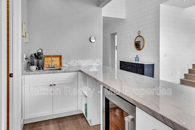Building Photo - 6120 Triple Crown Dr
