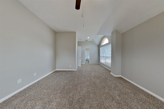Building Photo - 16935 Valley Palms Dr