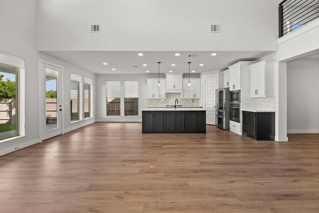 Building Photo - 7701 Boyd Hvn Dr