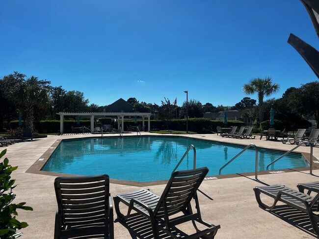 Building Photo - 404 Blackberry Ln