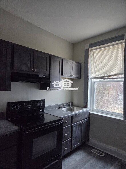 Building Photo - 3829 Pennsylvania Ave