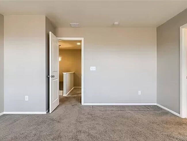 Building Photo - Incredible 4 bedroom home in Reunion.