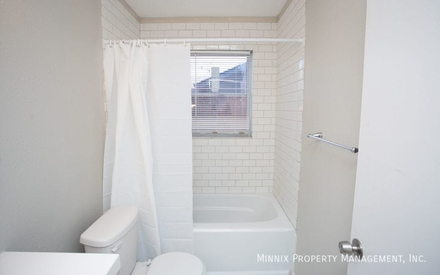 Building Photo - 1923 67th St