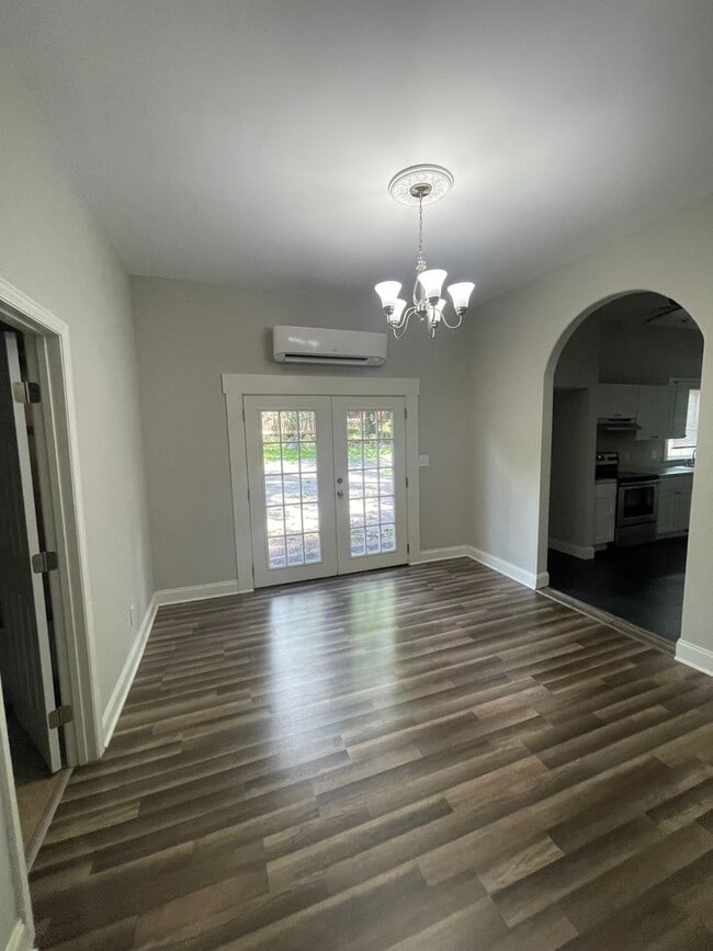 Building Photo - 419 Cumberland Dr