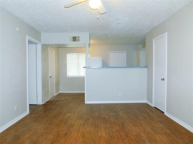 Building Photo - 401 Betchan Dr