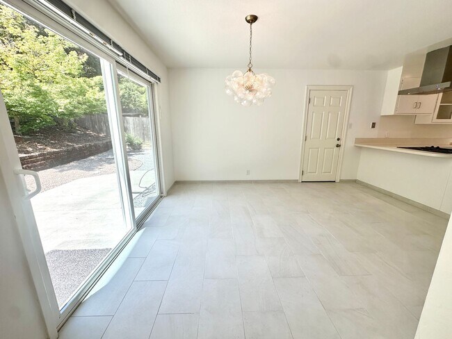 Building Photo - Charming Terra Linda Home in San Rafael