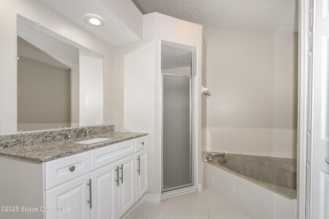 Building Photo - 1721 SW Whipple Ave