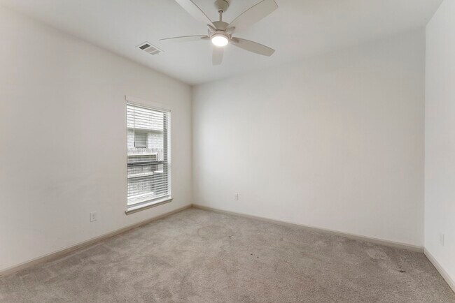 Building Photo - 17192 Wild Robin Ln