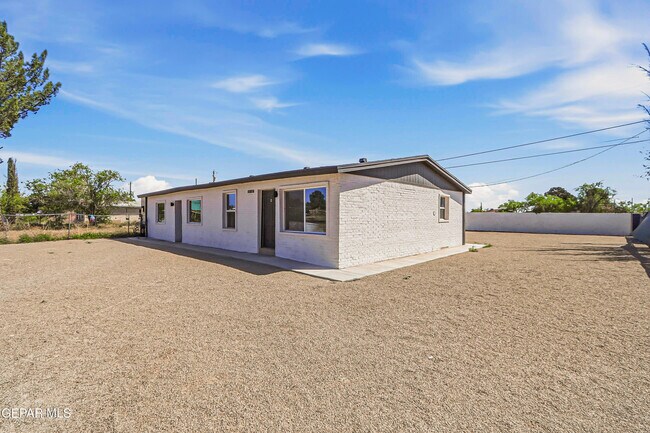 Building Photo - 10752 Mellward Rd