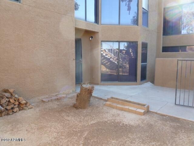 Building Photo - 3228 W Glendale Ave