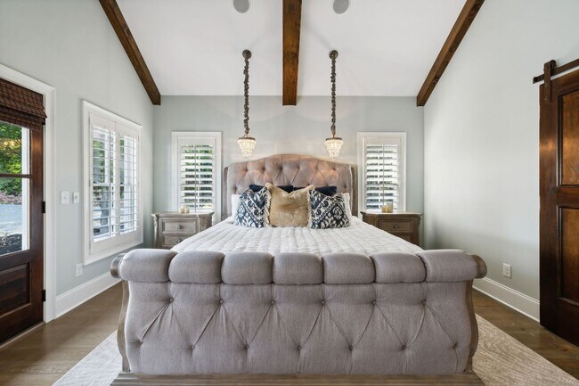 Building Photo - FULLY FURNISHED ISLAND HOME ON OLD HICKORY...