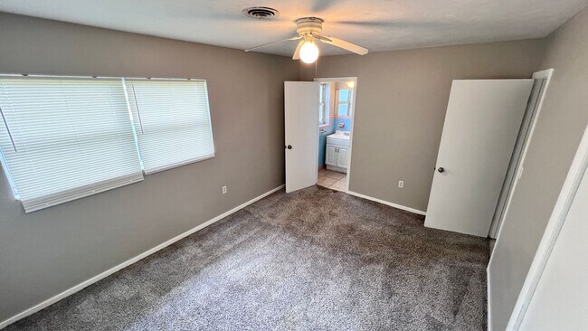 Building Photo - Lovely 3 Bedroom, 2 Bathroom Home in Melbo...