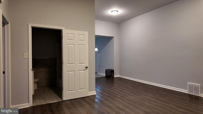 Building Photo - 105 S Morton Ave