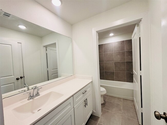 Building Photo - 4508 Hogan's Alley Dr