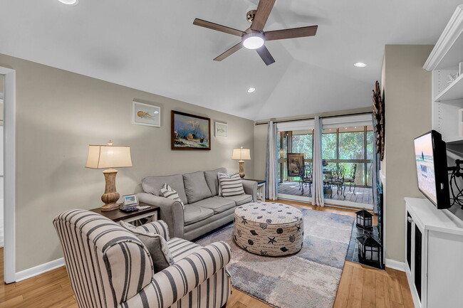 Building Photo - Branson - Breeze