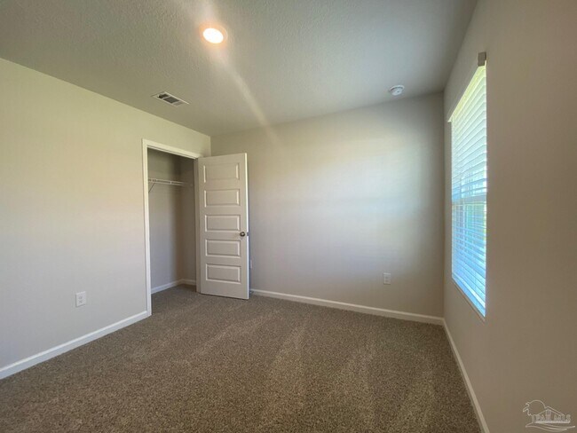 Building Photo - 5155 Gaineswood Dr