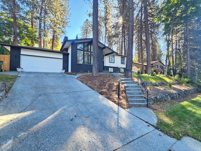 Building Photo - $2,995 - 5 Bed / 3 Bath Beautiful Home in ...