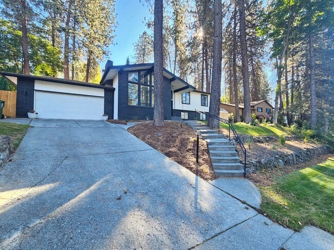 Building Photo - $3,200 - 5 Bed / 3 Bath Beautiful Home in ...