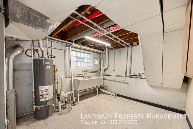 Building Photo - 8206 McVicker Ave