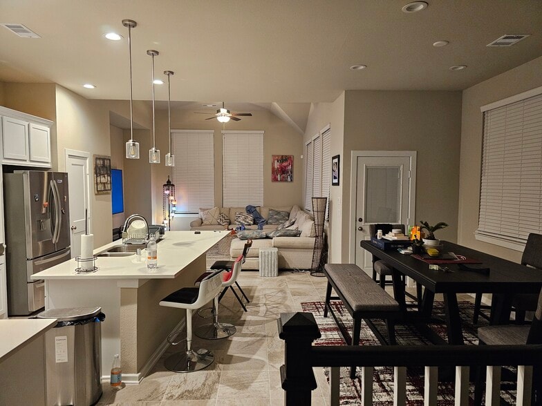 Building Photo - 9443 Starlight Oak Dr