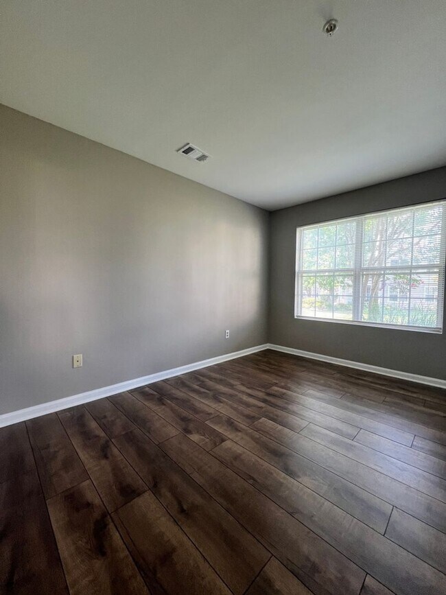 Building Photo - This 2-bedroom, 2-bathroom gem offers the ...